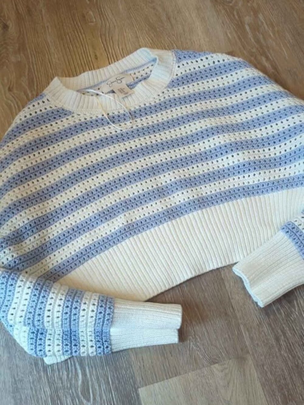 Jessica Simpson size xs crop sweatshirt